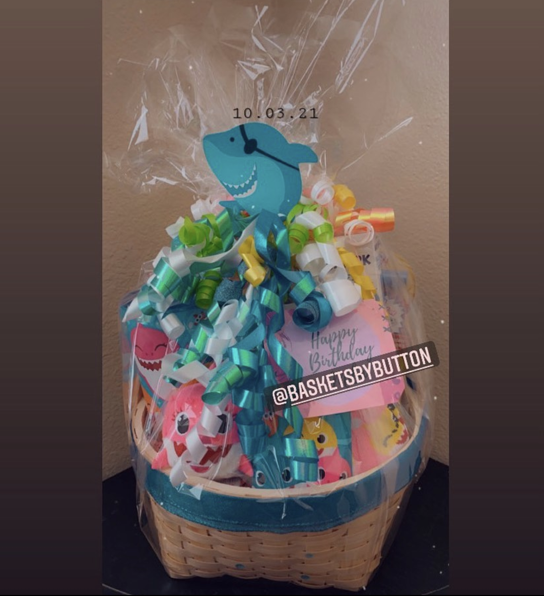 Baby shark gift basket